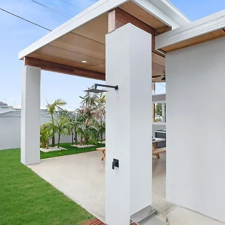 The Elements L Fire L 4 Stunning Apartments Each With Private Outdoor Dining L Walk To The Beach L Family Friendly L Wifi L Netflix L Outdoor Shower L Communal Bbq Pavilion And Lawn Area L Christies Beach Exterior photo