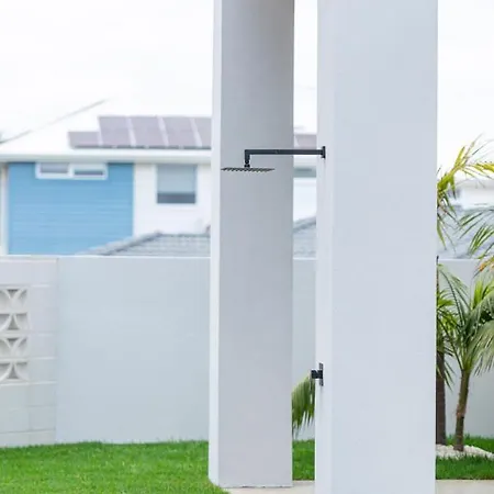 The Elements L Fire L 4 Stunning Apartments Each With Private Outdoor Dining L Walk To The Beach L Family Friendly L Wifi L Netflix L Outdoor Shower L Communal Bbq Pavilion And Lawn Area L Christies Beach Exterior photo
