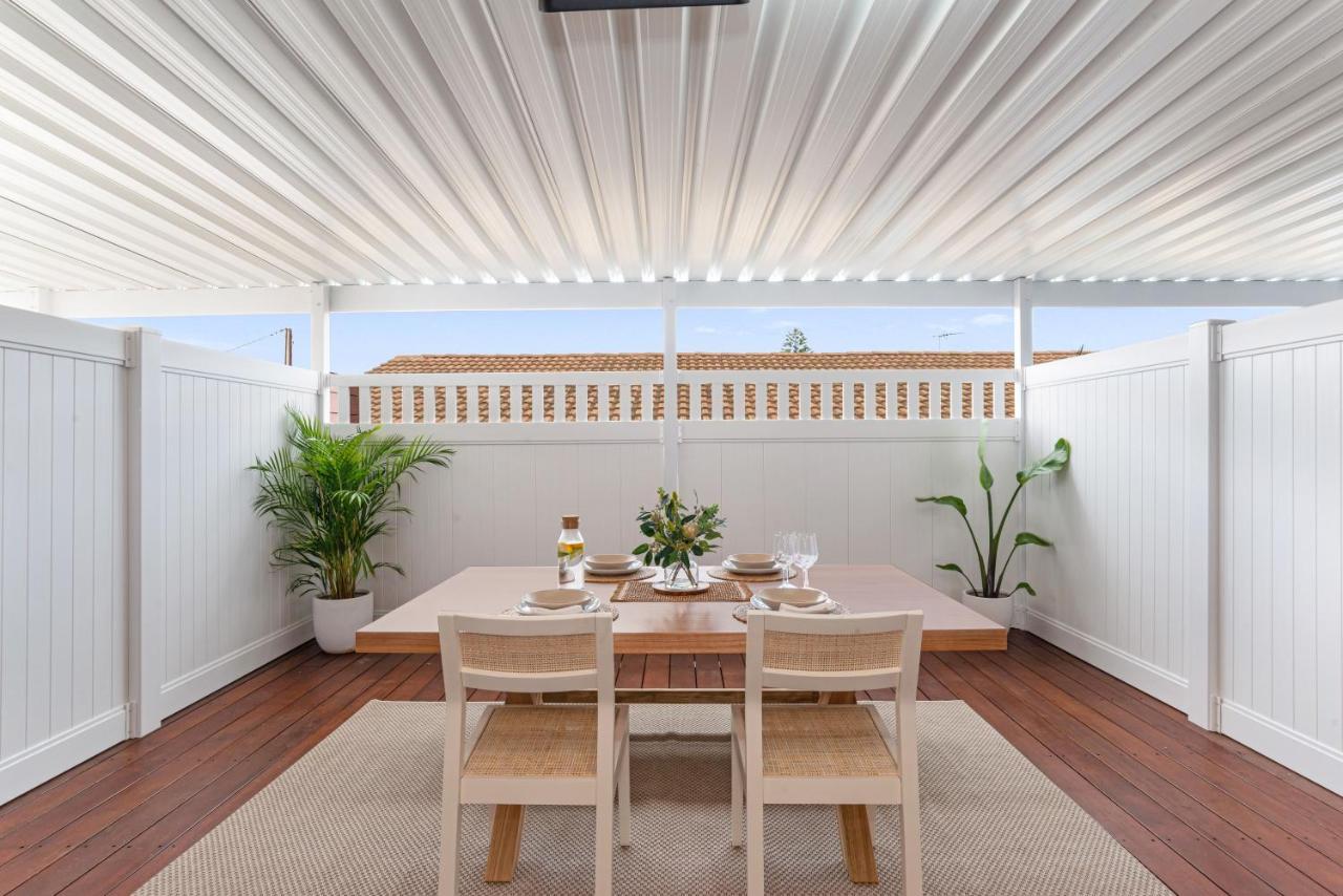 The Elements L Fire L 4 Stunning Each With Private Outdoor Dining L Walk To The L Family Friendly L Wifi L Netflix L Outdoor Shower L Communal Bbq Pavilion And Lawn Area L * Christies Beach