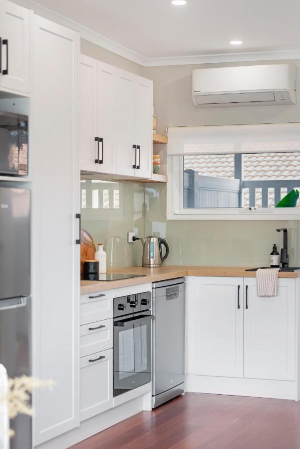 The Elements L Fire L 4 Stunning Each With Private Outdoor Dining L Walk To The L Family Friendly L Wifi L Netflix L Outdoor Shower L Communal Bbq Pavilion And Lawn Area L Apartment *