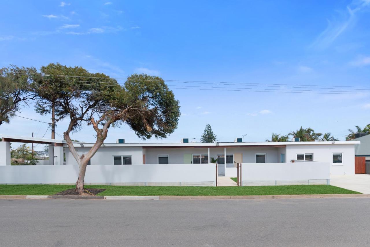 The Elements L Fire L 4 Stunning Each With Private Outdoor Dining L Walk To The L Family Friendly L Wifi L Netflix L Outdoor Shower L Communal Bbq Pavilion And Lawn Area L Apartment *