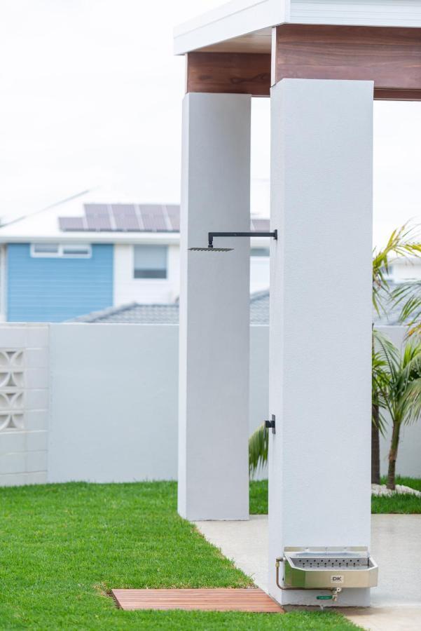 The Elements L Fire L 4 Stunning Each With Private Outdoor Dining L Walk To The L Family Friendly L Wifi L Netflix L Outdoor Shower L Communal Bbq Pavilion And Lawn Area L Christies Beach